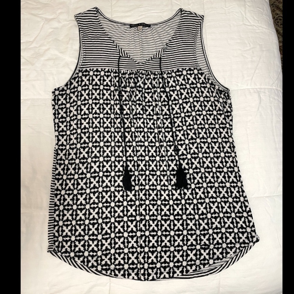 Rose & Olive Womens Geometric Black White Boho Sleeveless Tank Top L Tassels EUC